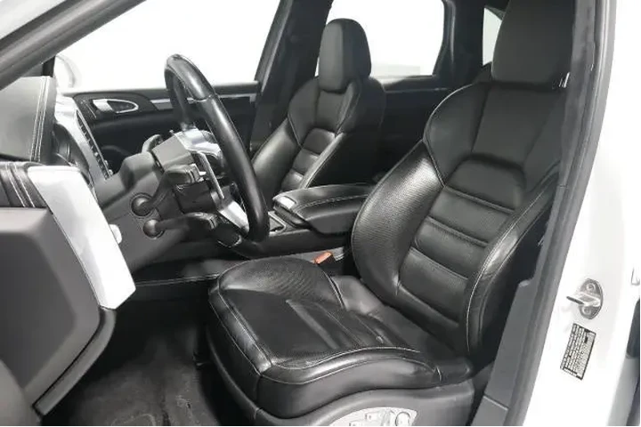 $39000 : Porsche Cayenne 2017 AWD Tur image 10