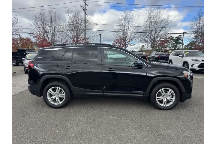 $20865 : GMC Terrain 2023 AWD SLE 4dr image 5