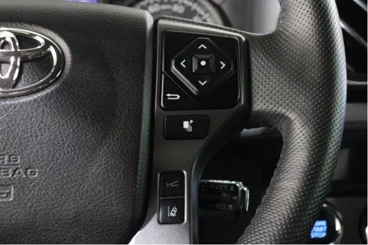 $39998 : Toyota Tacoma 2022 4x4 TRD S image 10