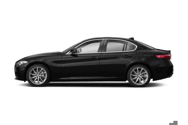 $15990 : Alfa Romeo Giulia 2019 Base image 6