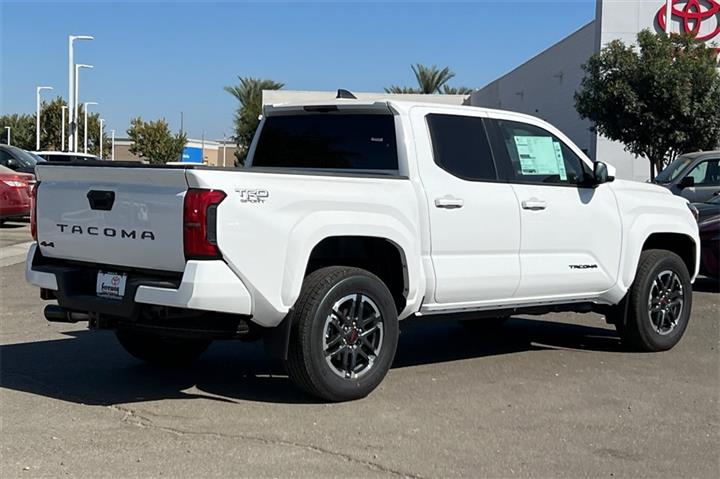 $45944 : New 2024 Tacoma TRD Sport Dou image 4