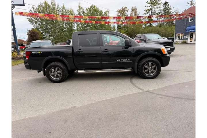 $22900 : Nissan Titan 2015 4x4 SV 4dr image 3