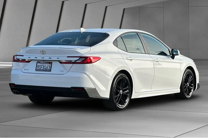$29500 : Toyota Camry 2025 SE 4dr Sed image 4