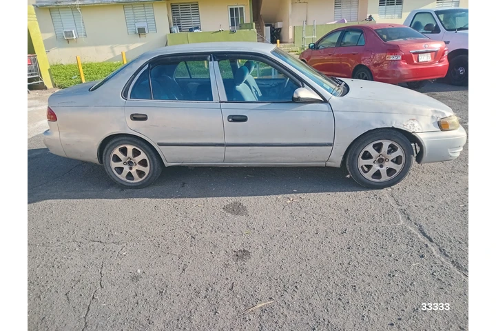 $2000 : Toyota corolla image 3