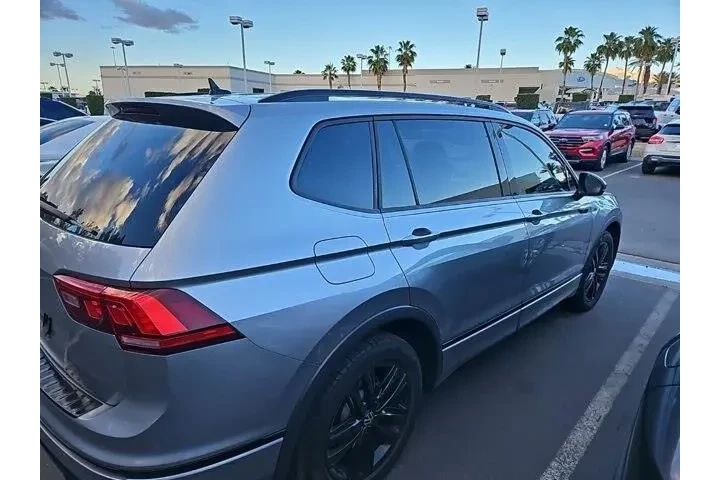 $25601 : Volkswagen Tiguan 2022 SE R- image 2