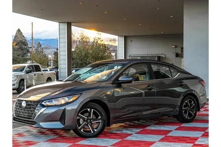 $17688 : Nissan Sentra 2025 SV 4dr Se image 1