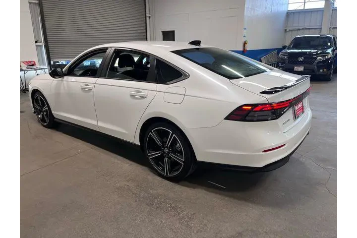 $31482 : Honda Accord Hybrid 2025 Spo image 5
