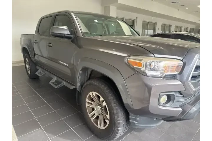 $24447 : Toyota Tacoma 2017 4x2 TRD O image 4