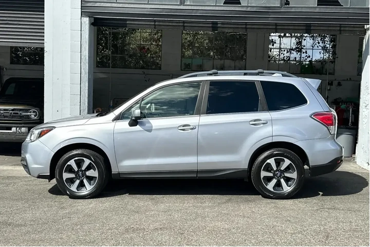 Subaru Forester 2017 AWD 2.5 image 7