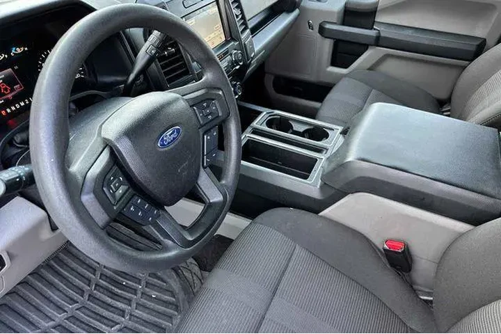 $23731 : Ford F-150 2017 4x2 Lariat 4 image 4