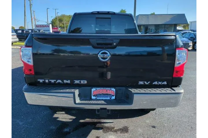 $26988 : Nissan Titan XD 2018 4x4 SV image 5