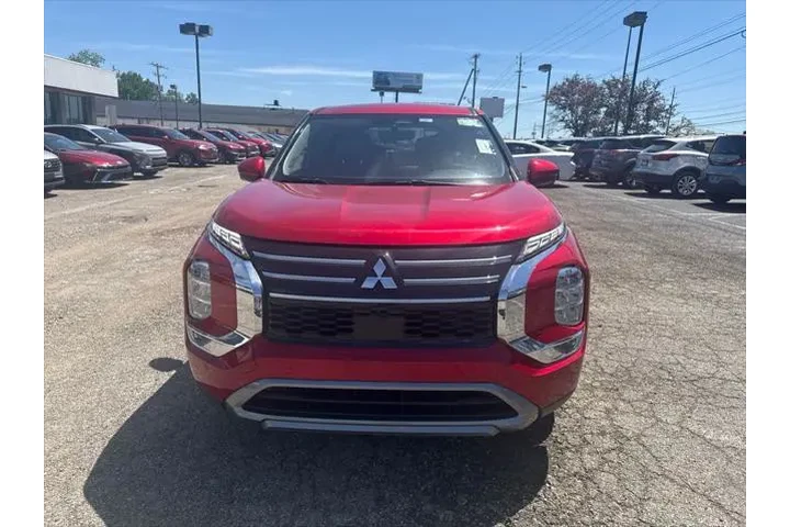 $25477 : Mitsubishi Outlander 2025 SE image 8