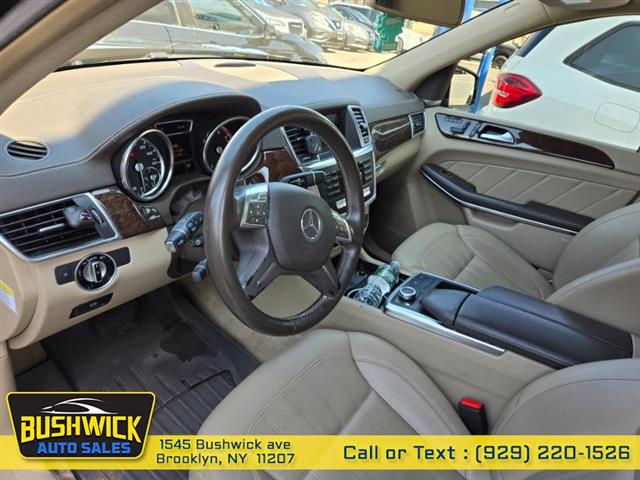 $14995 : Used 2013 GL-Class 4MATIC 4dr image 7