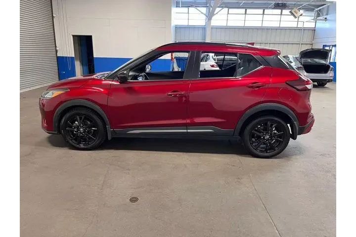 $18895 : Nissan Kicks 2023 SR 4dr Cro image 6