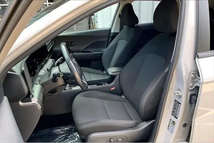 $19995 : Hyundai KONA 2024 SEL 4dr Cr image 7