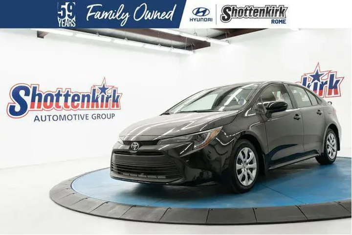 $24120 : Toyota Corolla 2025 LE 4dr S image 1