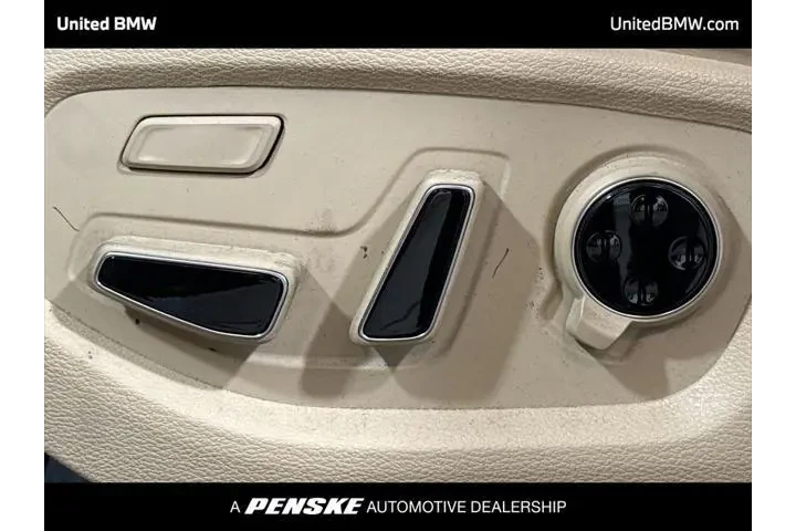 $14495 : Hyundai Genesis 2015 3.8L 4d image 4