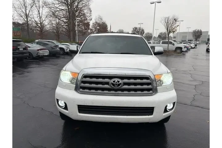 $21010 : Toyota Sequoia 2015 4x4 Limi image 2