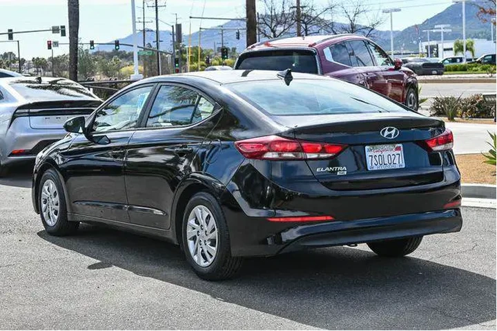 $9900 : Hyundai ELANTRA 2017 SE 4dr image 7
