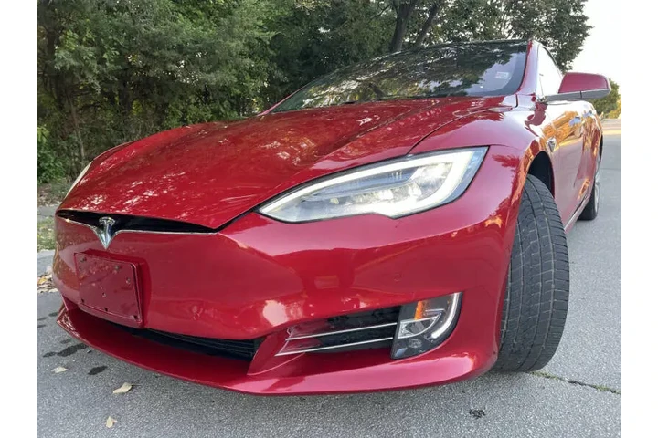 $26995 : 2020 Model S Performance image 6