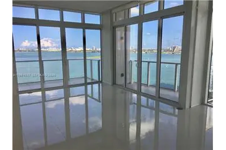 $8500 : Rental property with 3 bedro image 2