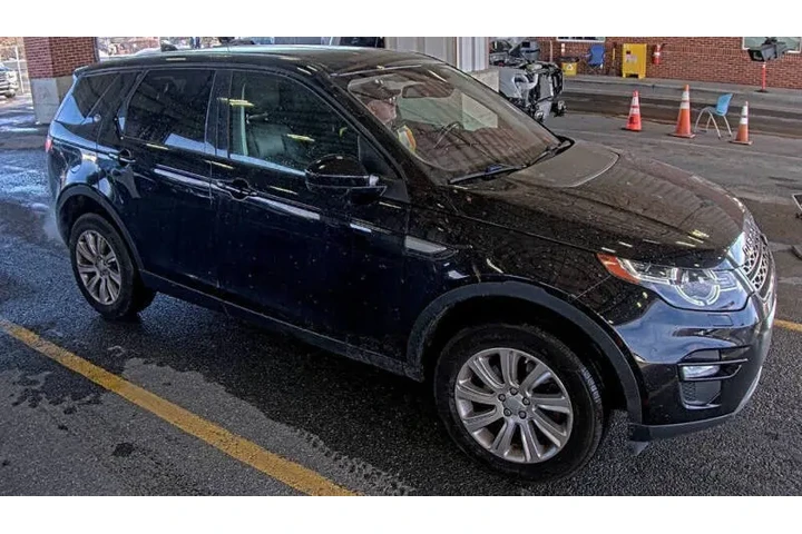 $11995 : 2018 Land Rover Discovery Spo image 3
