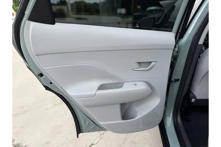 $24144 : Hyundai KONA 2024 SEL 4dr Cr image 9