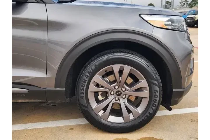 $26555 : Ford Explorer 2022 AWD XLT 4 image 9