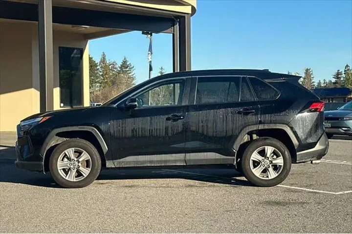 $23990 : Toyota RAV4 2023 XLE 4dr SUV image 7