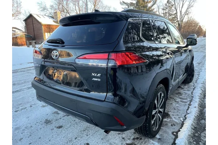 $28995 : 2022 Corolla Cross XLE image 8