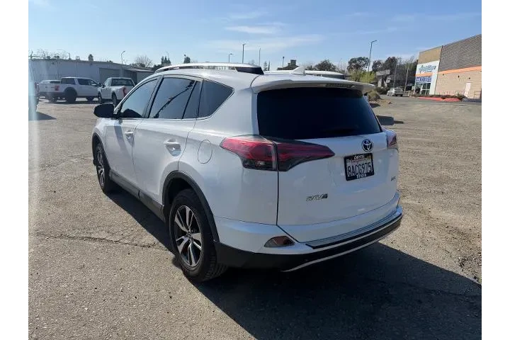 $14000 : Toyota RAV4 2017 XLE 4dr SUV image 3