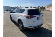 $14000 : Toyota RAV4 2017 XLE 4dr SUV thumbnail