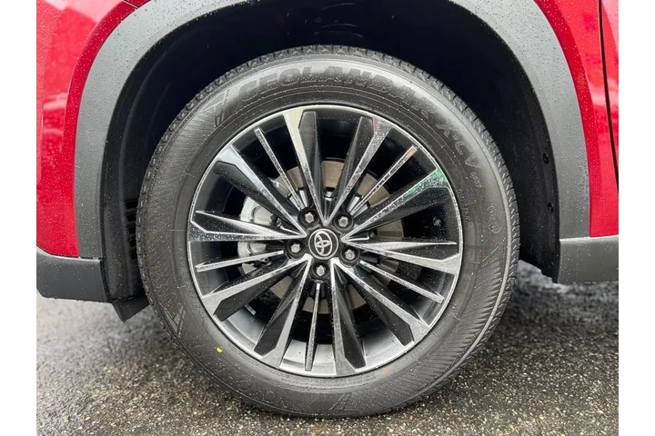 $61990 : Gold Certified 2026 Grand Hig image 9