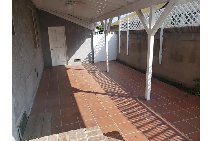 $1500 : Downey Renta Available!! image 4