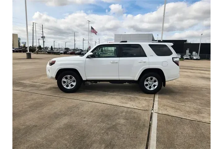 $29134 : Toyota 4Runner 2022 4x2 SR5 image 4