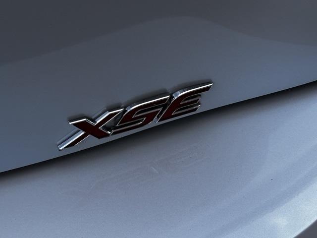 $28624 : 2025 Corolla Hatchback XSE image 9