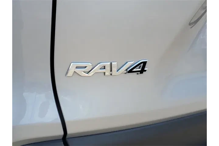$28344 : Toyota RAV4 2024 XLE 4dr SUV image 6