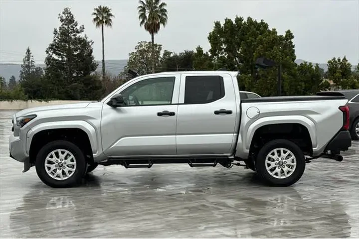 $34595 : Toyota Tacoma 2025 4x2 SR 4d image 6