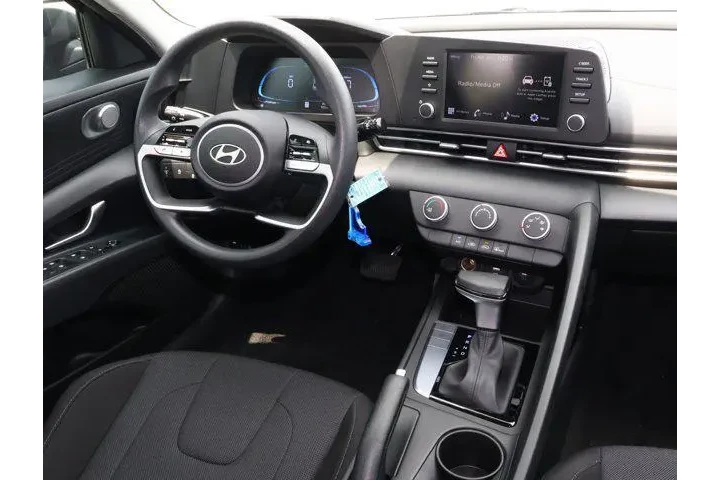 $22913 : Hyundai ELANTRA 2026 SE 4dr image 10