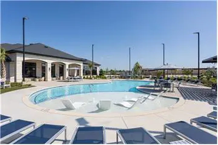 $1860 : Rental property with 2 bedro image 5