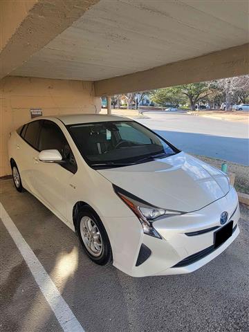 $9000 : 2017 Toyota Prius Two HB5D image 1
