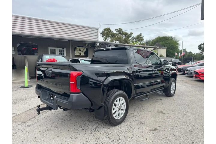 2025 Tacoma SR Double Cab 4WD image 4
