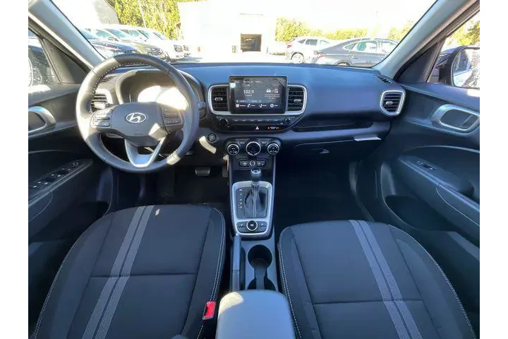 $23311 : Hyundai VENUE 2026 SEL 4dr C image 5