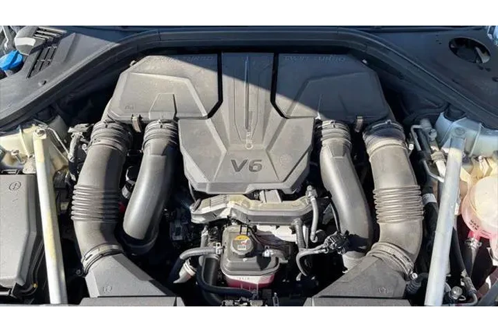 $60 : Genesis GV70 2024 AWD 3.5T S image 8