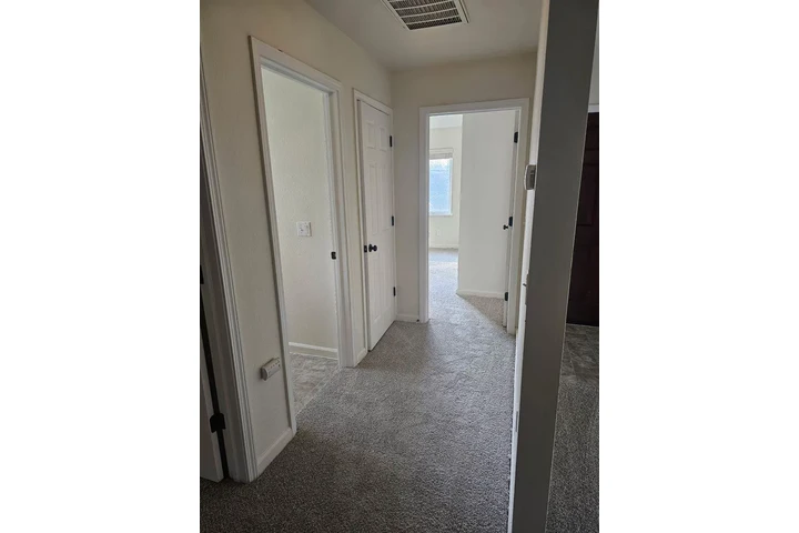 $1050 : de 2 dormitorios actualizado image 7