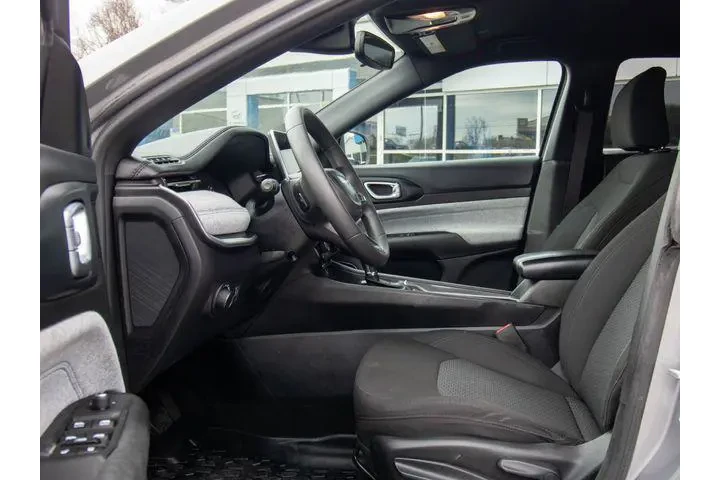 $20204 : Jeep Compass 2023 4x4 Sport image 7