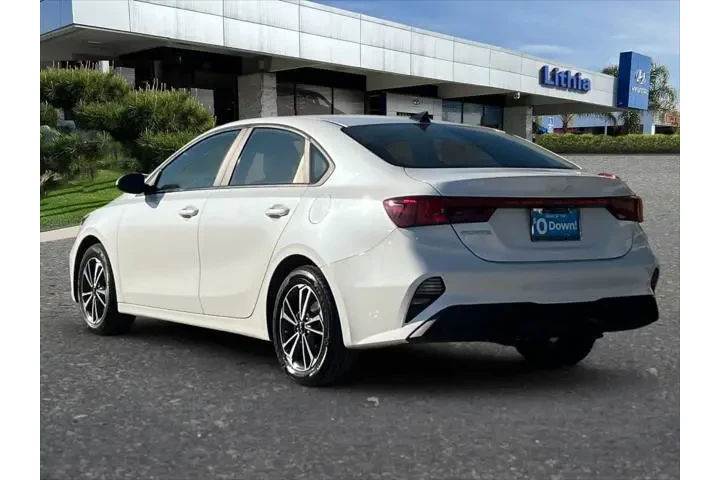 $18399 : Kia Forte 2024 LXS 4dr Sedan image 7