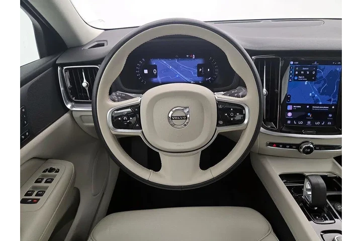 $27998 : Volvo S60 2024 B5 Core Dark image 10