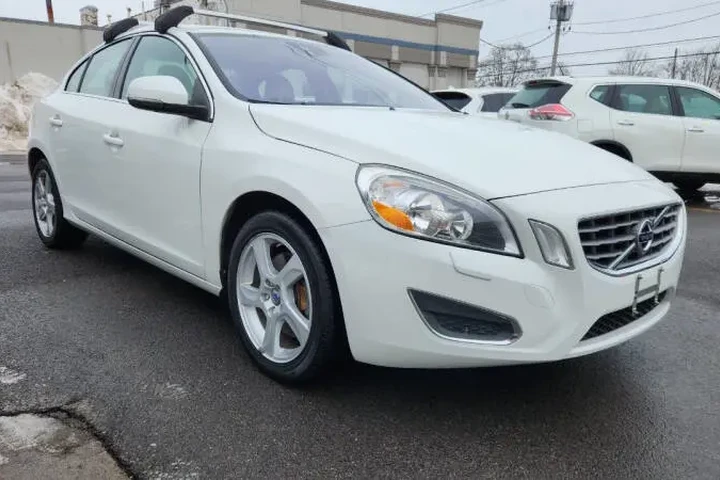 $8295 : 2013 S60 T5 Platinum image 9