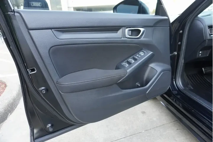 $27888 : Honda Civic 2023 Sport 4dr H image 9